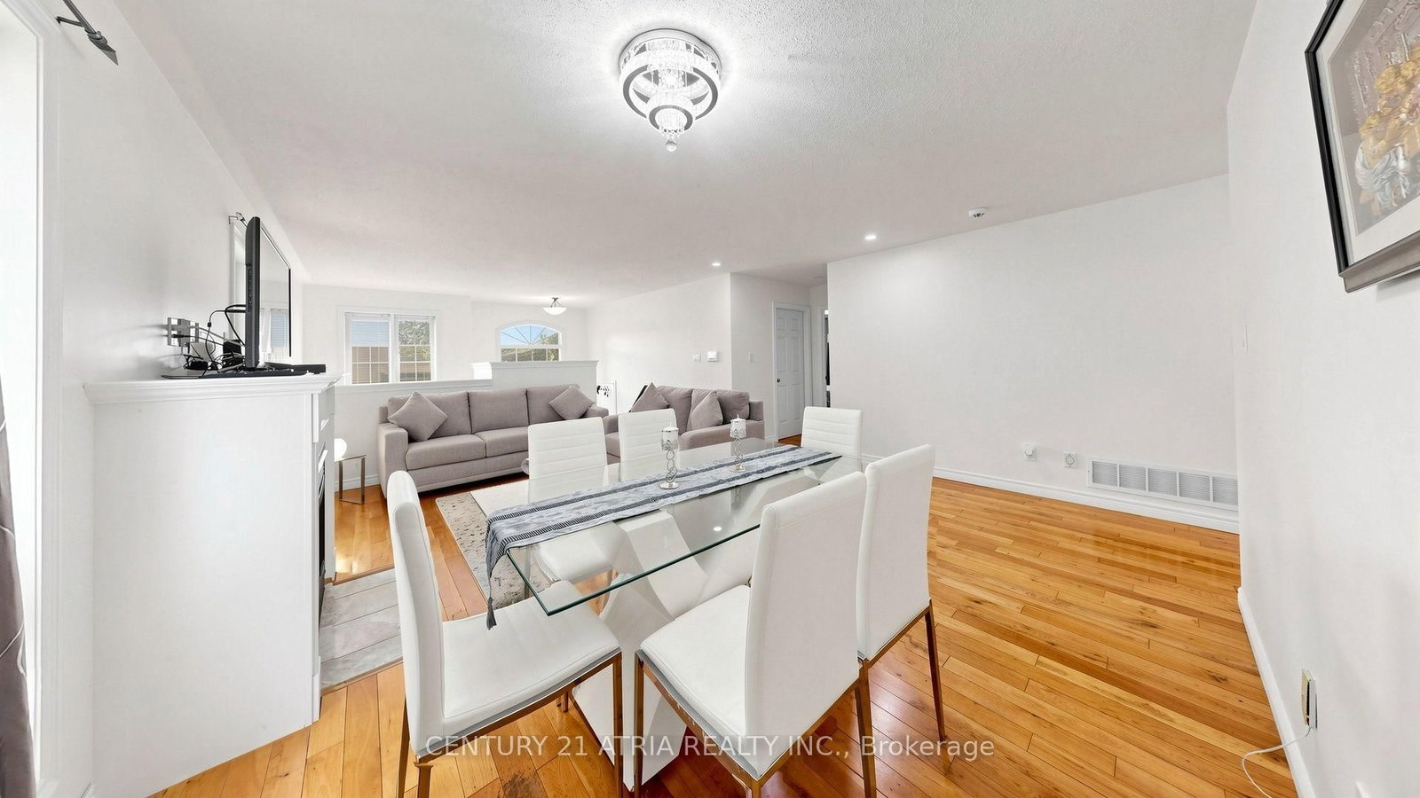 102 Huntington Crescent • Clarington, ON photo 10