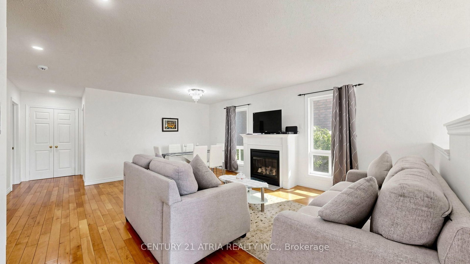 102 Huntington Crescent • Clarington, ON photo 6