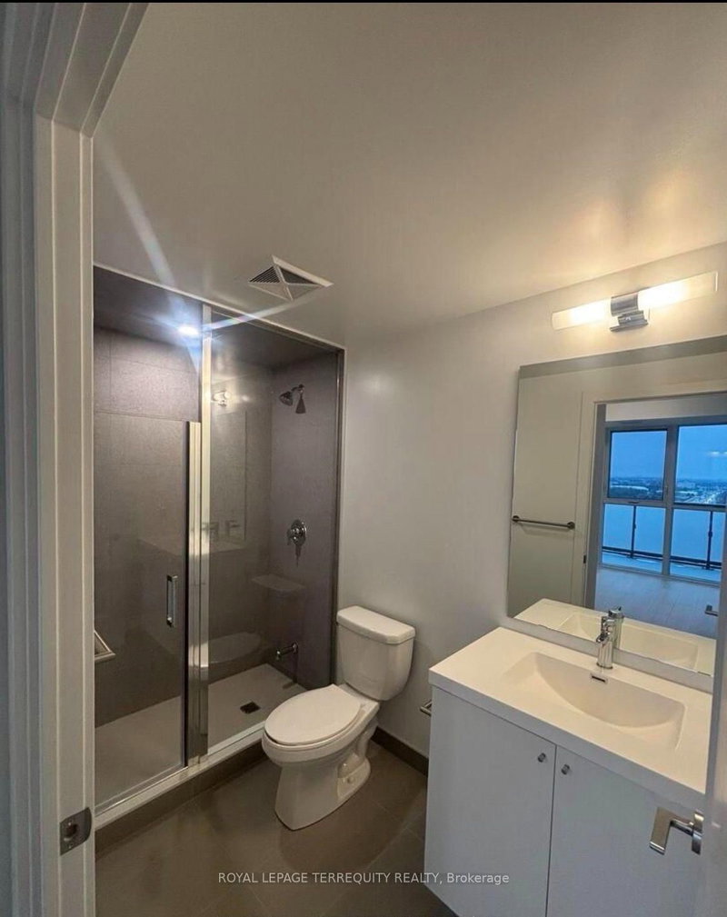 1106 - 2545 Simcoe Street N
