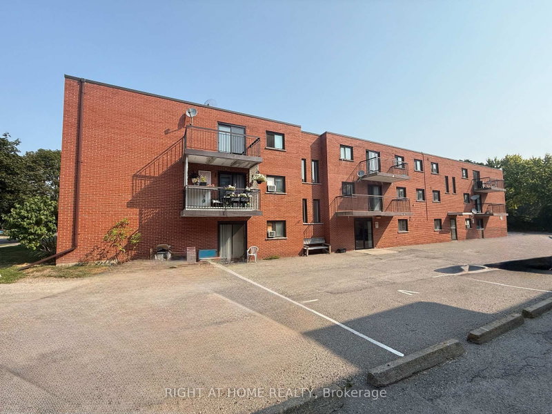 205 - 555 Oxford Street