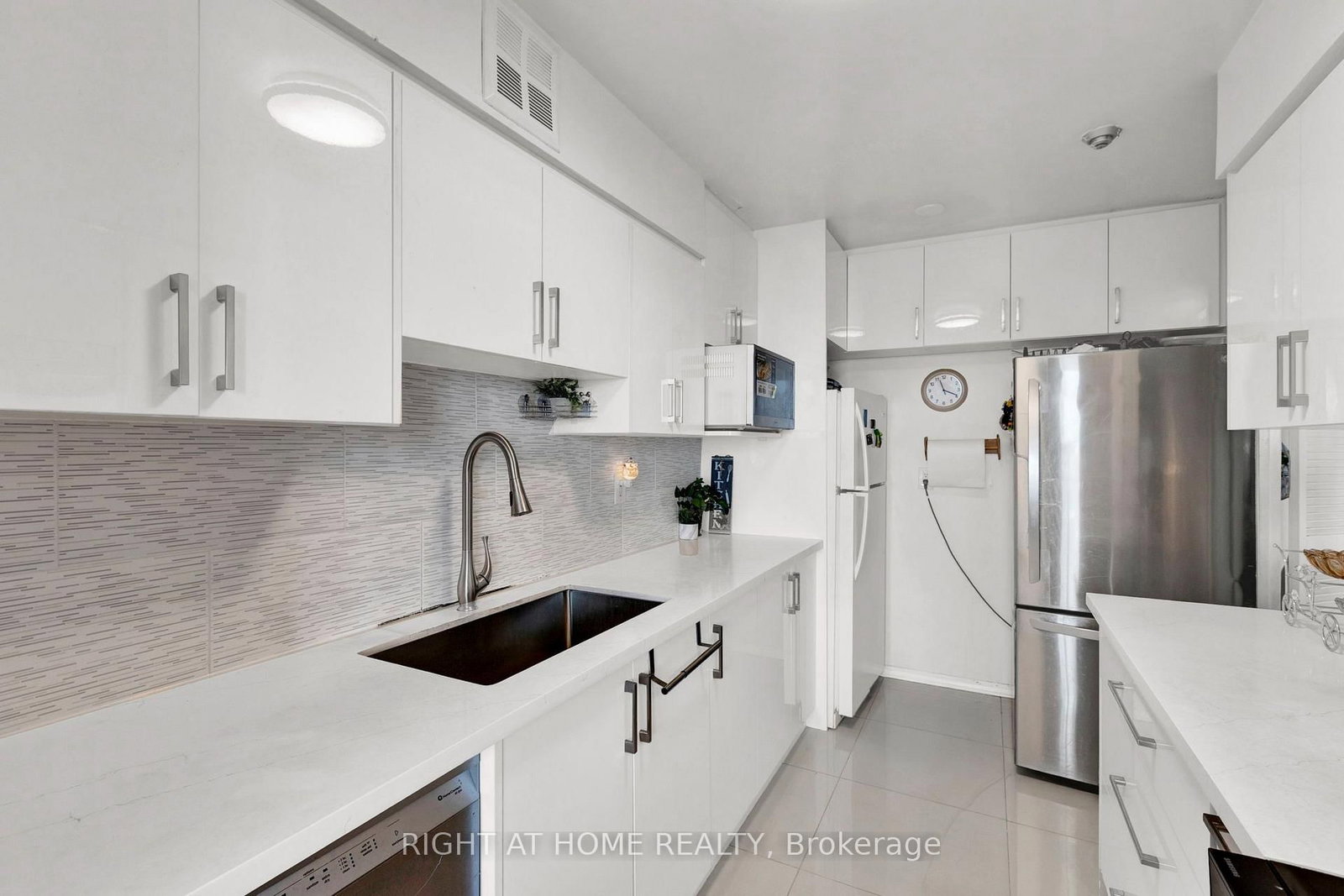 100 Prudential Drive • #1608 • Toronto, ON photo 10