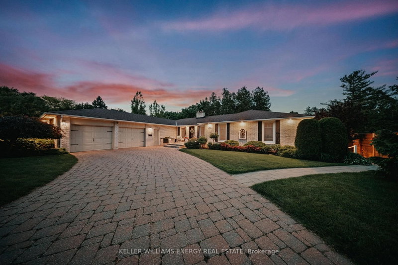 833 Glenmanor Drive