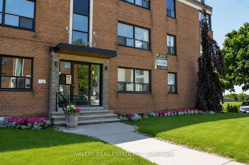 C1 - 3015 Queen Street E