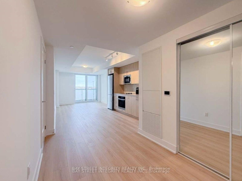 420 - 2545 Simcoe Street N