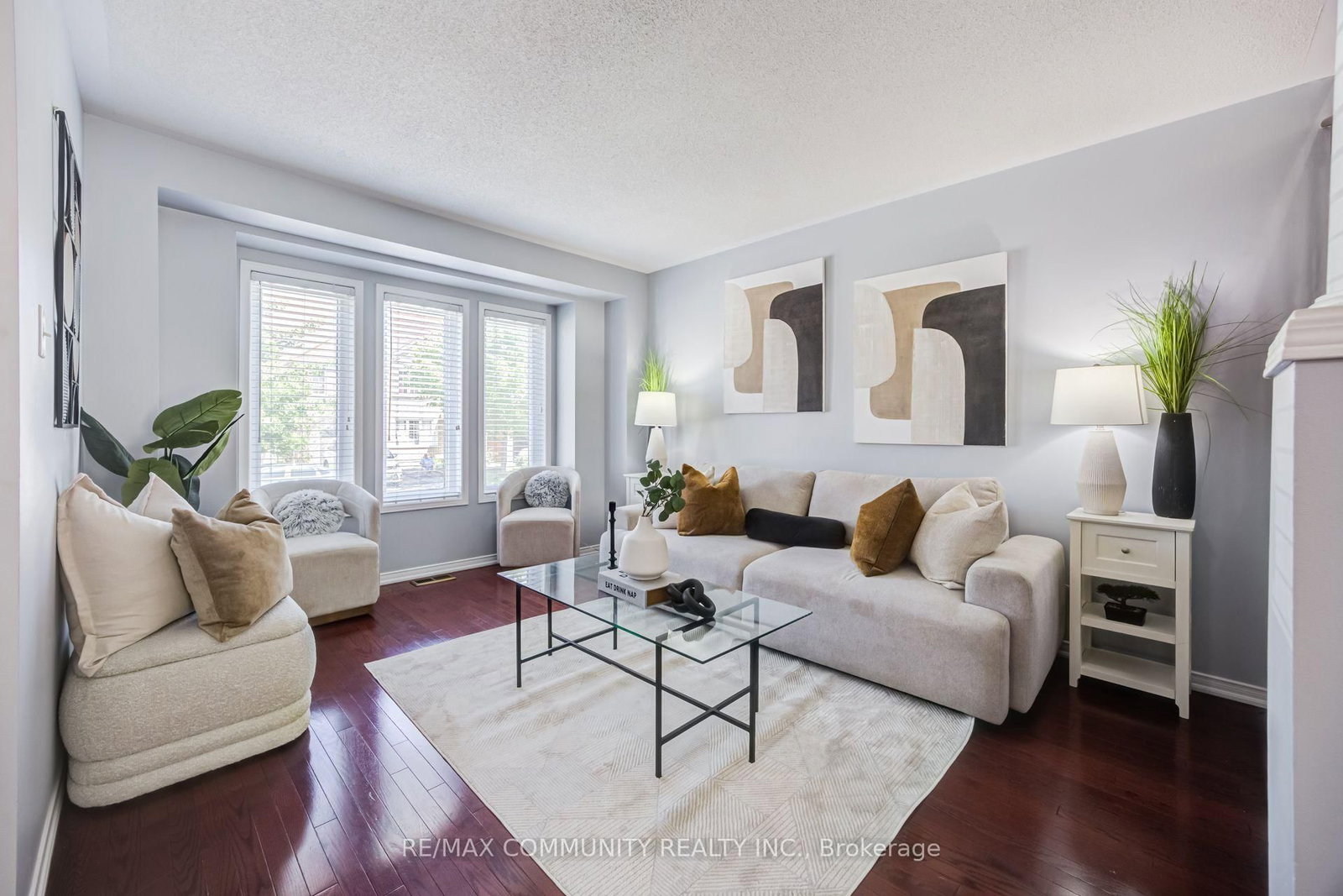 69 McSweeney Crescent • Ajax, ON photo 5