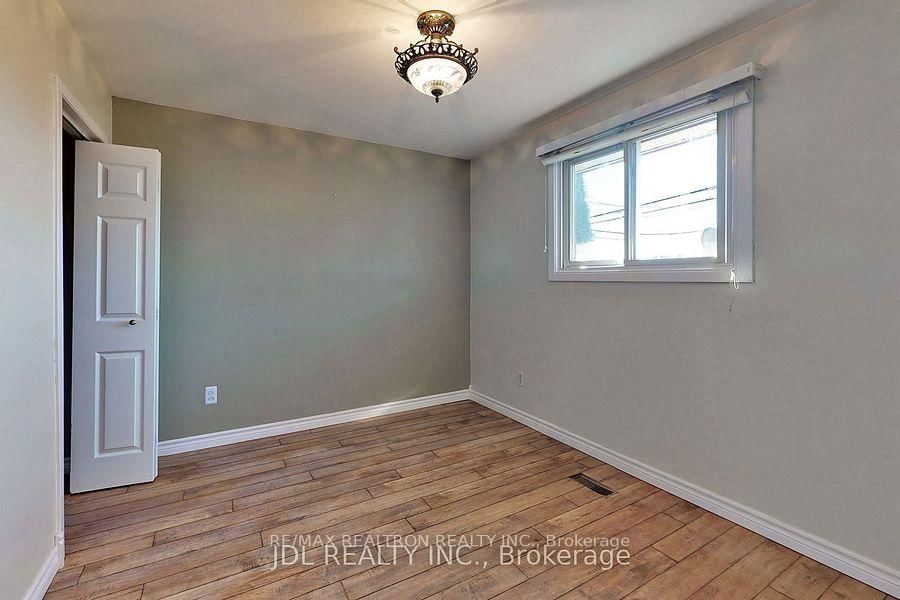 517 Fairleigh Avenue • Oshawa, ON photo 11