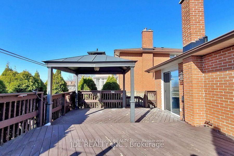 517 Fairleigh Avenue • Oshawa, ON photo 23
