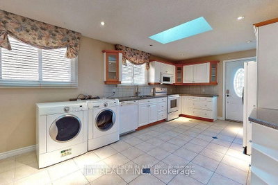 517 Fairleigh Avenue • Oshawa, ON photo 6