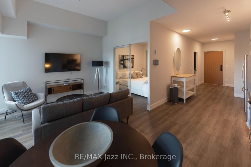 1401 - 80 Bond Street E