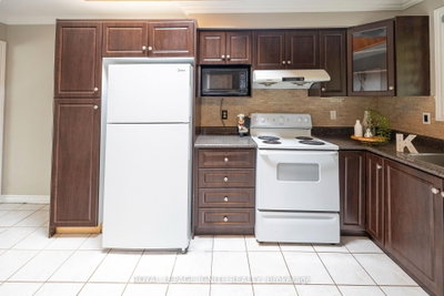 803 Fairview Avenue • Pickering, ON photo 8