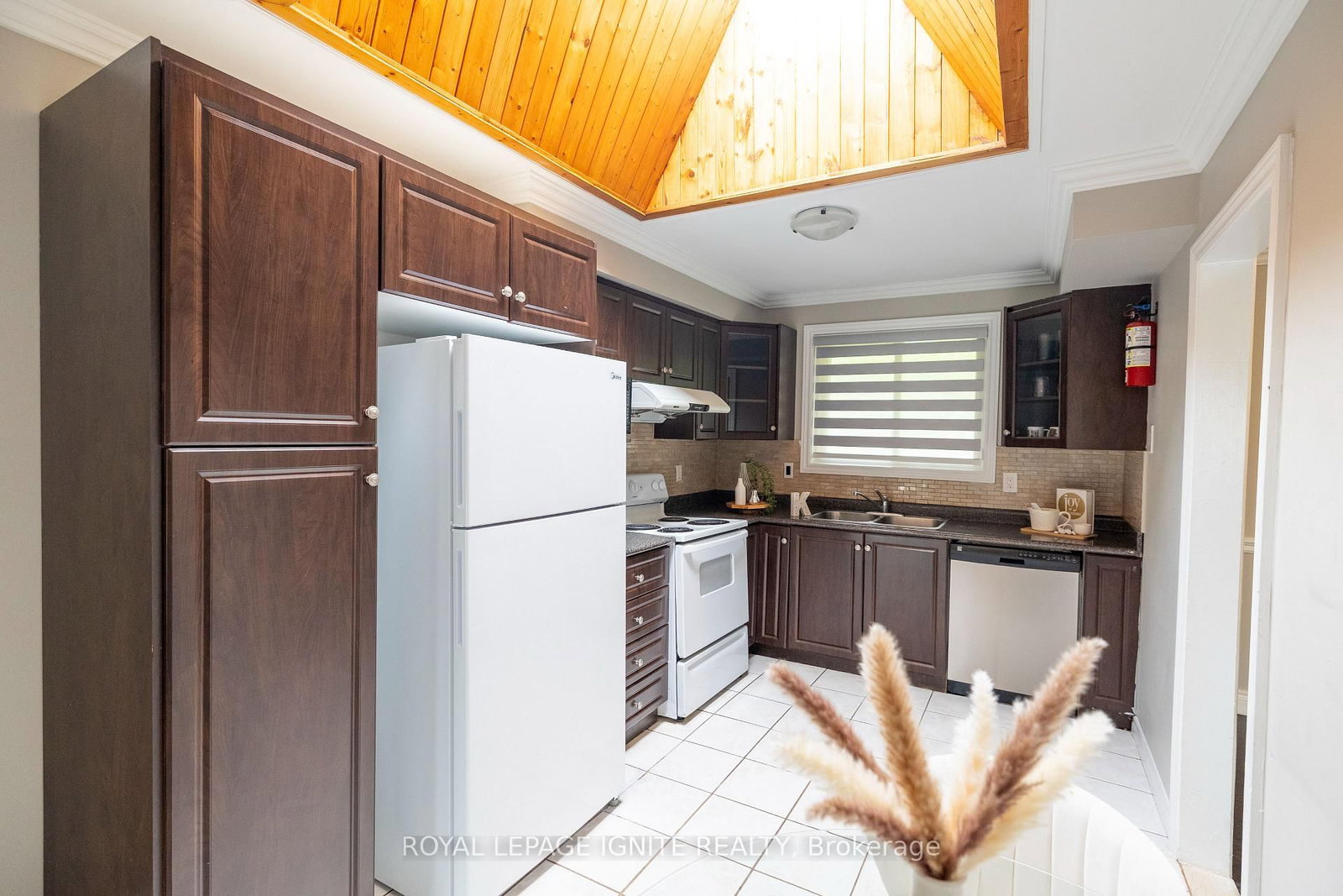803 Fairview Avenue • Pickering, ON photo 9