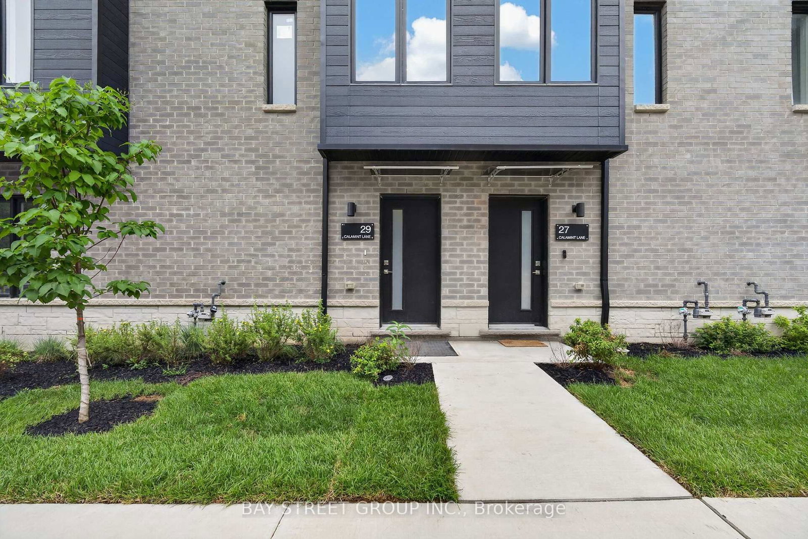 29 Calamint Lane • Toronto, ON photo 4