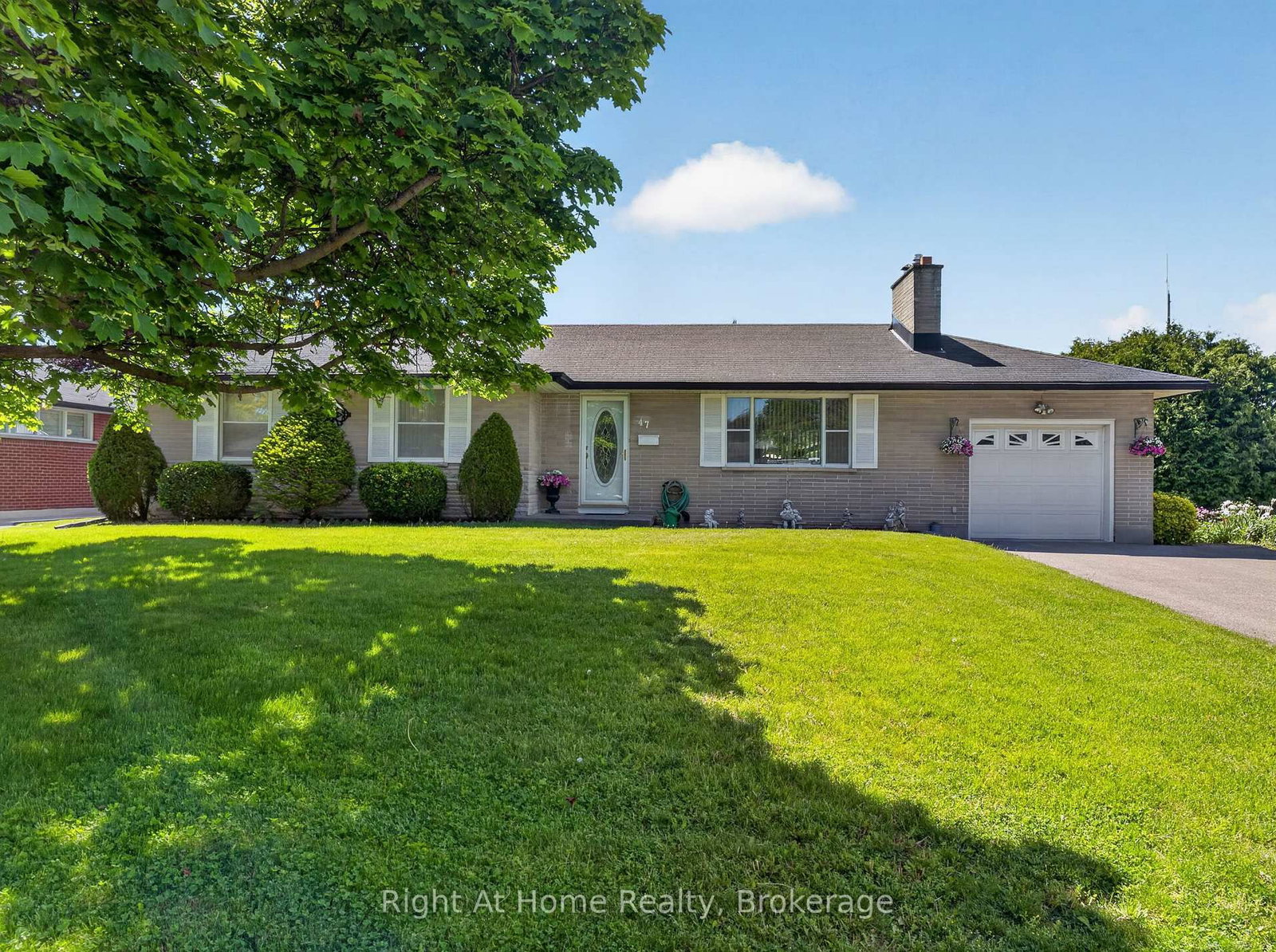 47 Churchill Avenue • Oshawa, ON photo 1