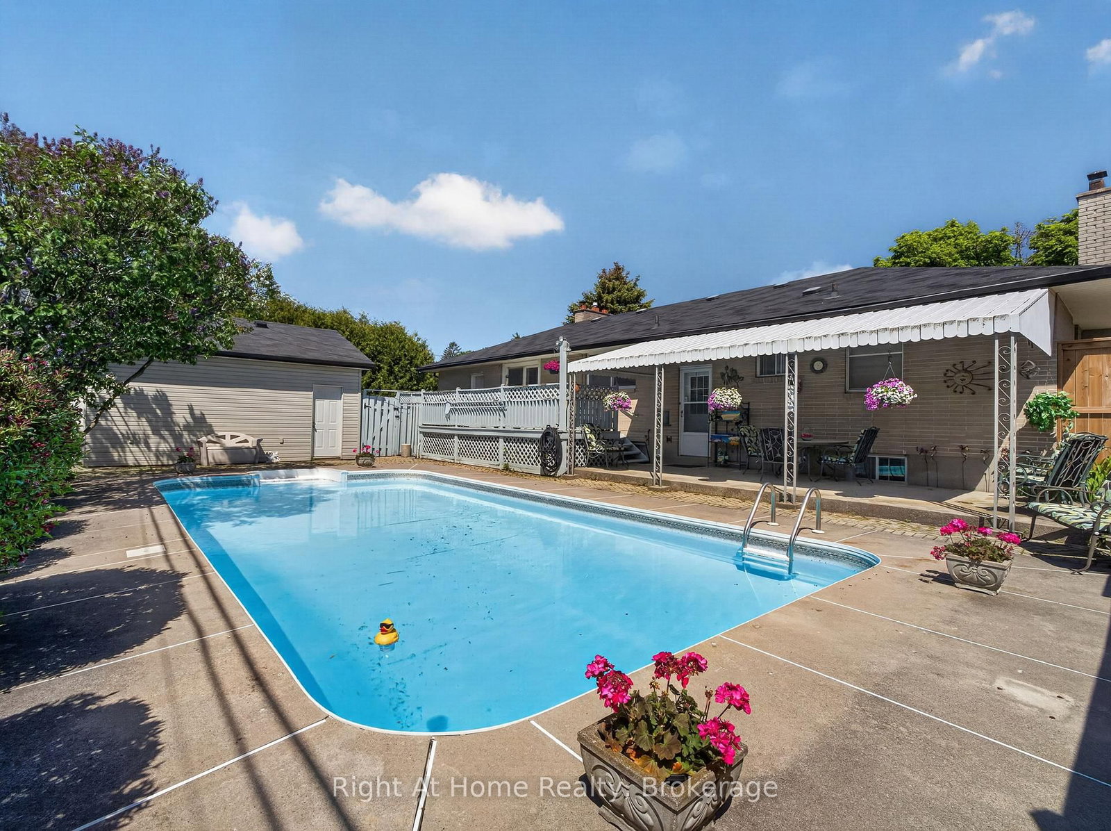 47 Churchill Avenue • Oshawa, ON photo 10