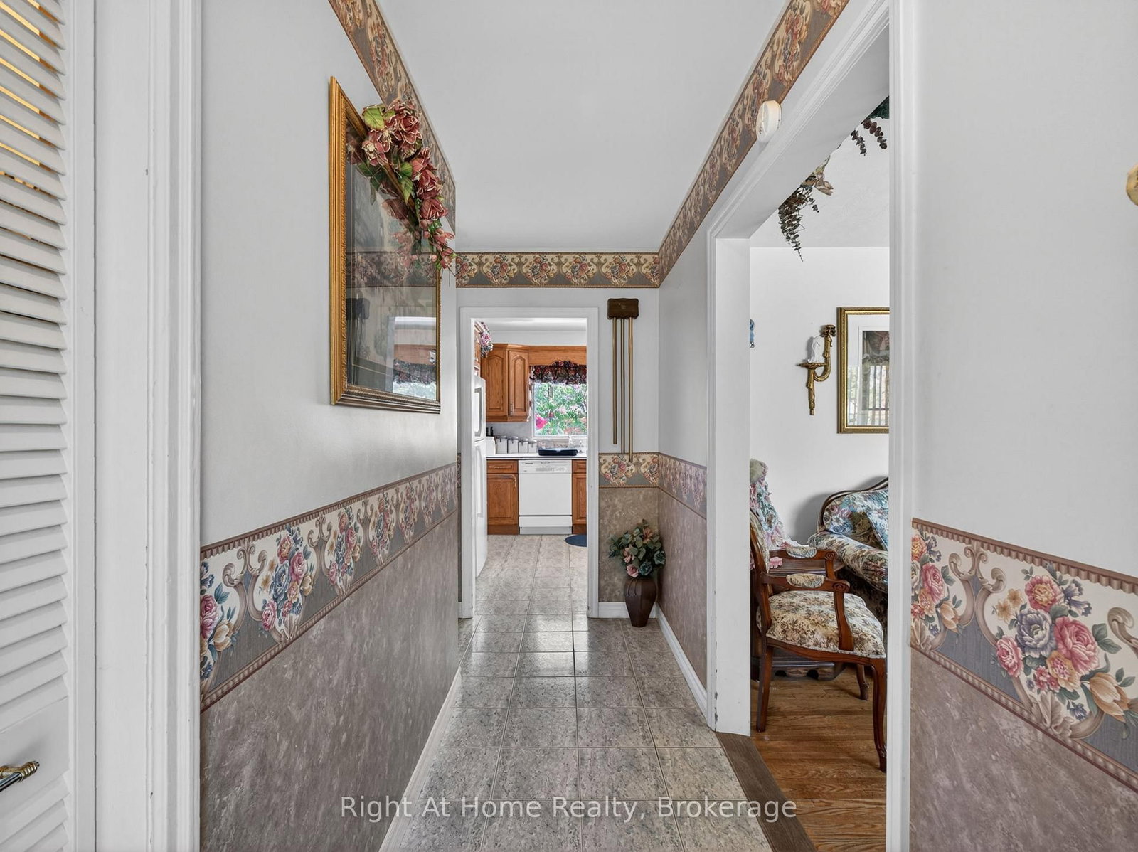 47 Churchill Avenue • Oshawa, ON photo 13