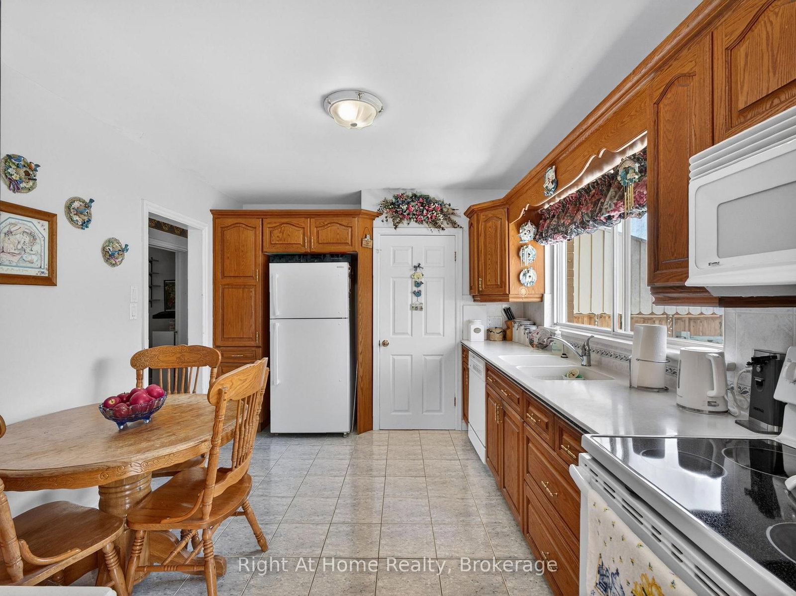 47 Churchill Avenue • Oshawa, ON photo 19