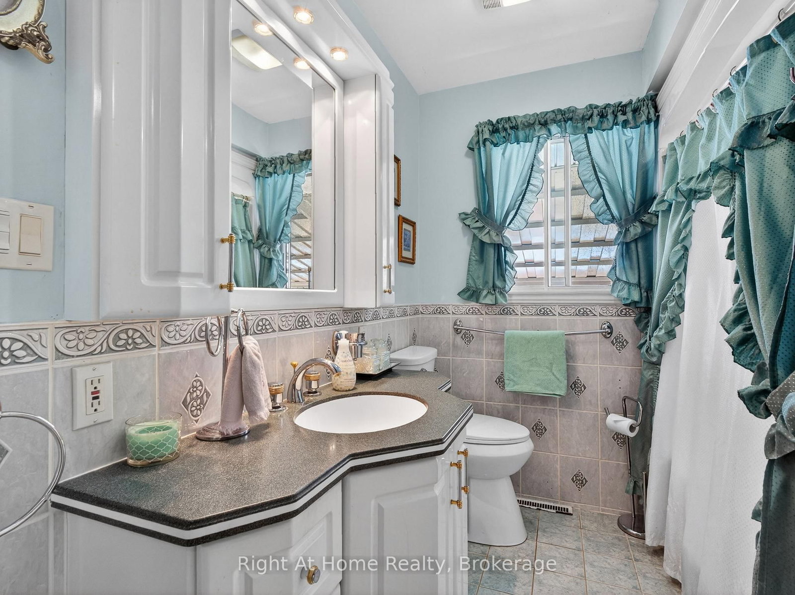 47 Churchill Avenue • Oshawa, ON photo 25
