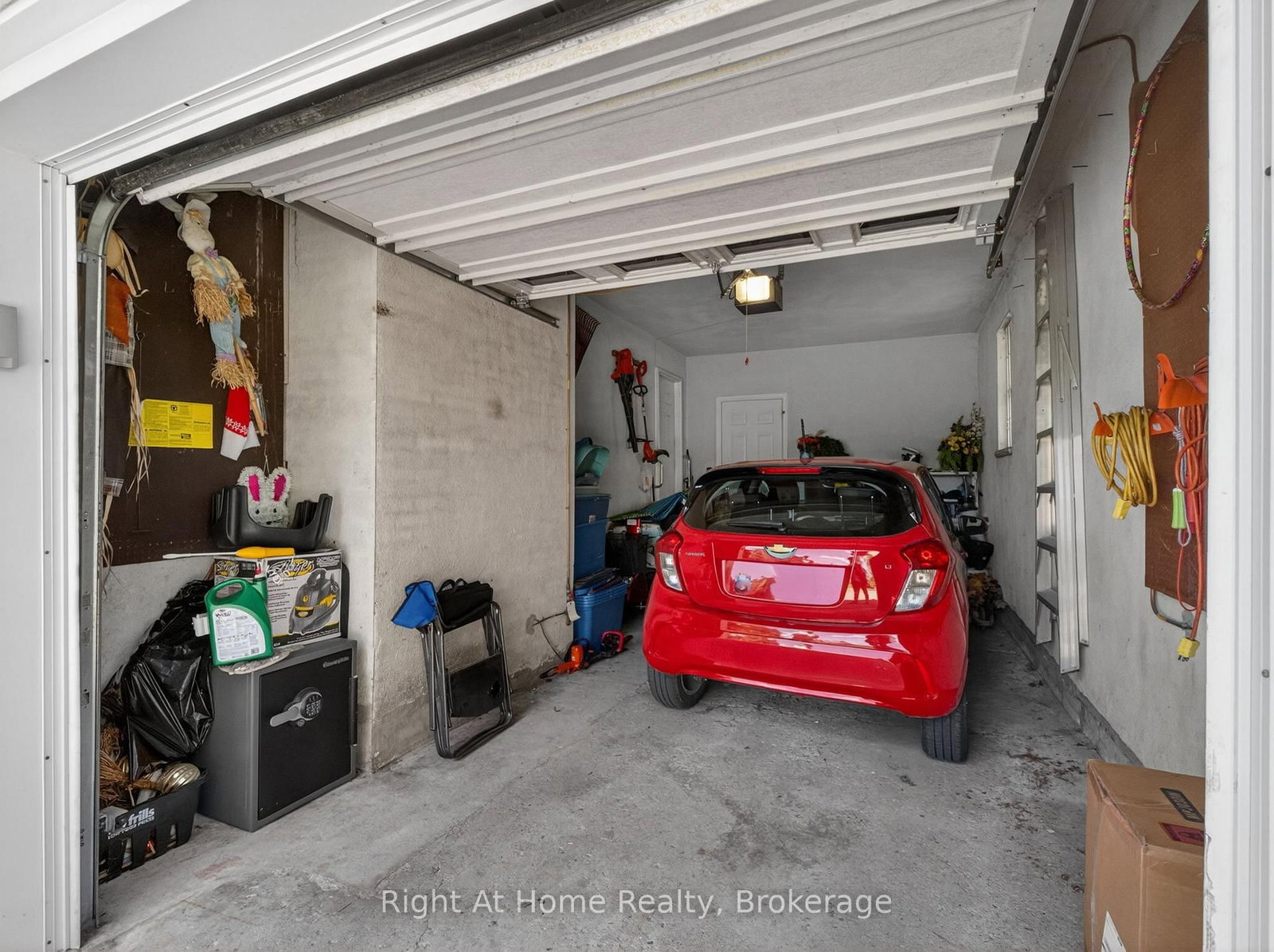 47 Churchill Avenue • Oshawa, ON photo 35