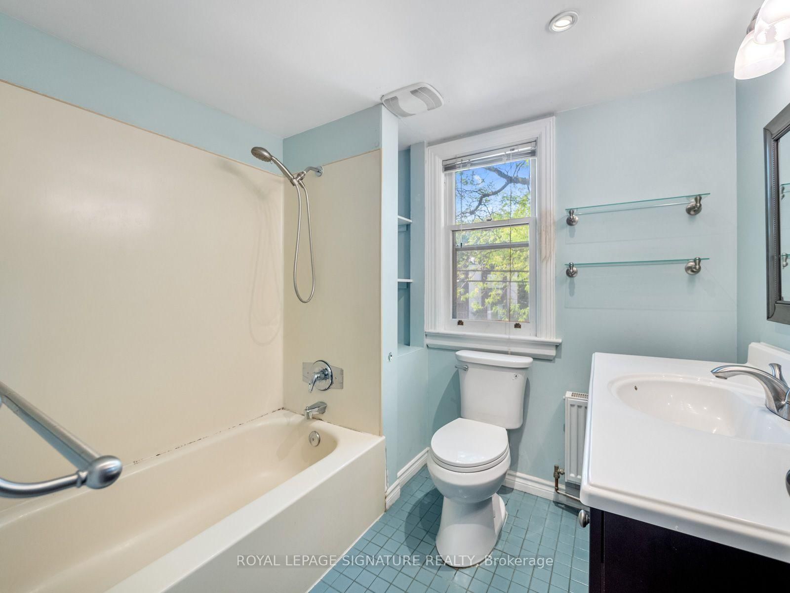 511 Donlands Avenue • Toronto, ON photo 19