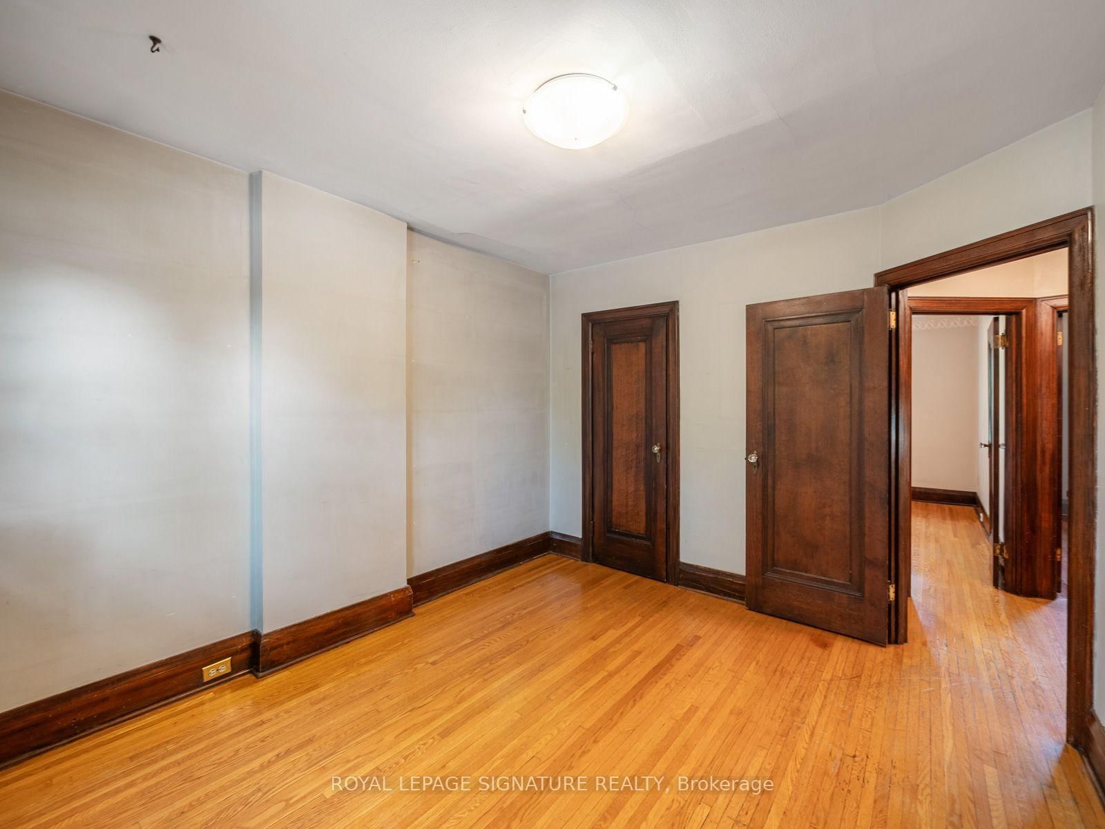 511 Donlands Avenue • Toronto, ON photo 23