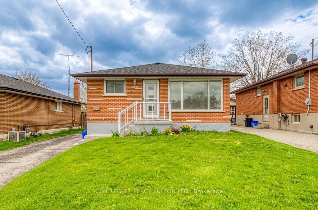 381 Conant Street • Oshawa, ON photo 18