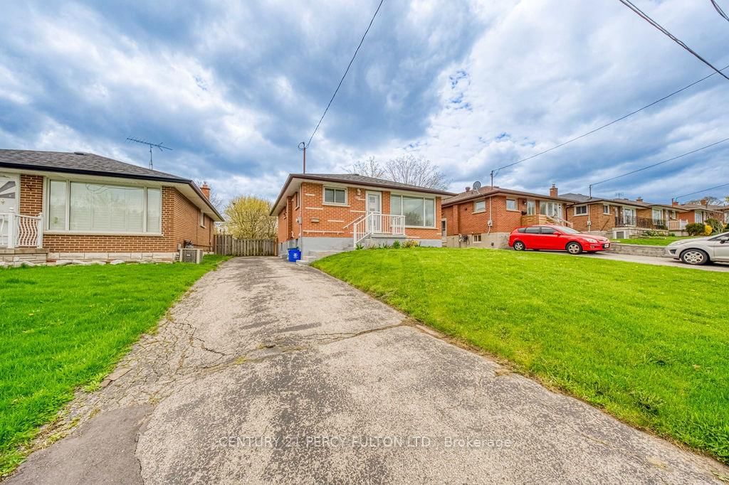 381 Conant Street • Oshawa, ON photo 19