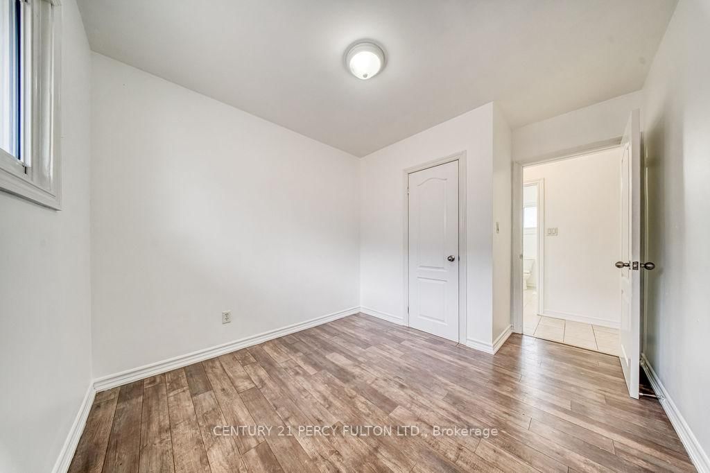 381 Conant Street • Oshawa, ON photo 25