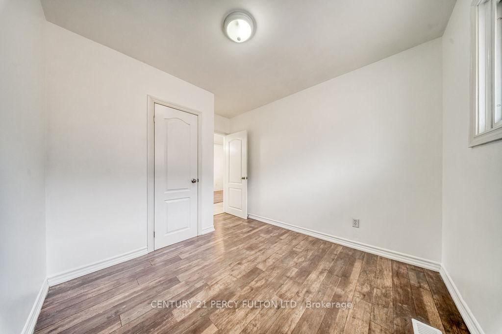 381 Conant Street • Oshawa, ON photo 26