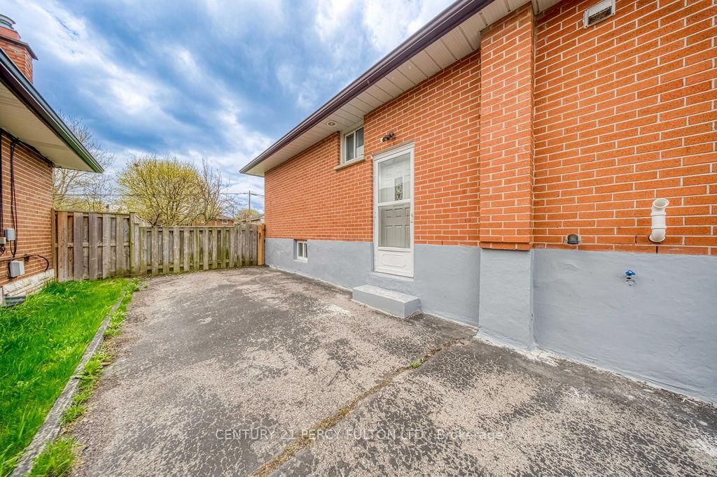 381 Conant Street • Oshawa, ON photo 33
