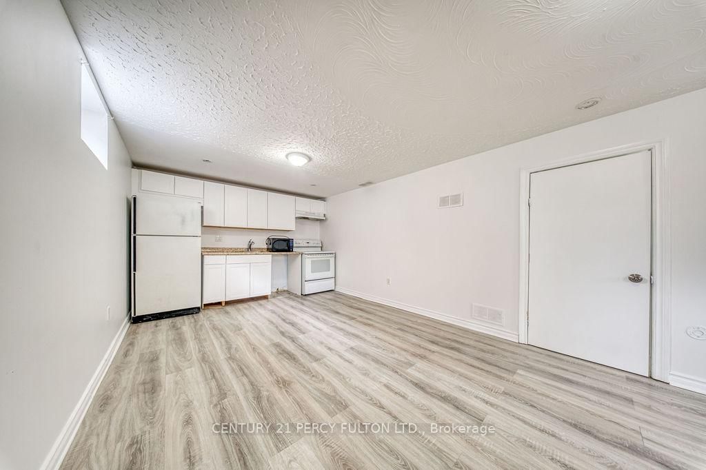 381 Conant Street • Oshawa, ON photo 36