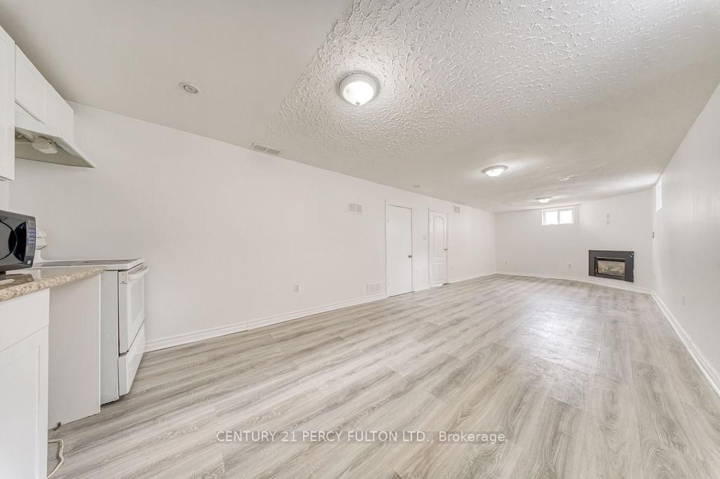 381 Conant Street • Oshawa, ON photo 37