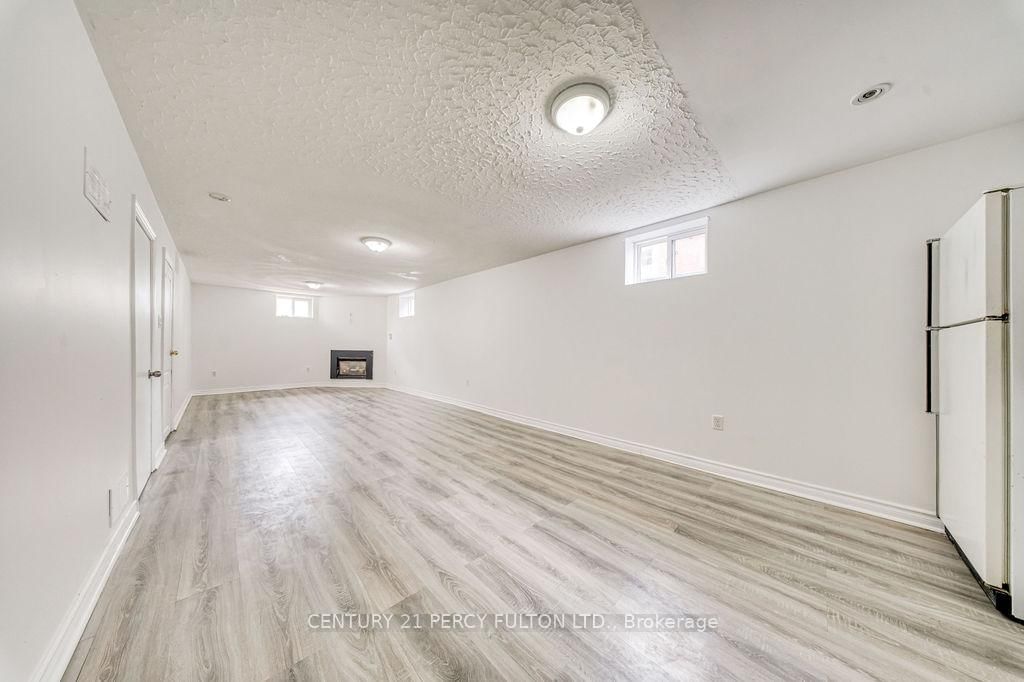 381 Conant Street • Oshawa, ON photo 38