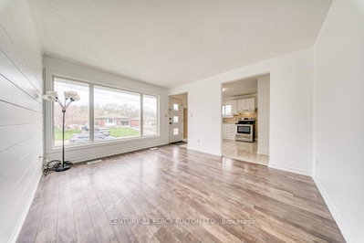 381 Conant Street • Oshawa, ON photo 8