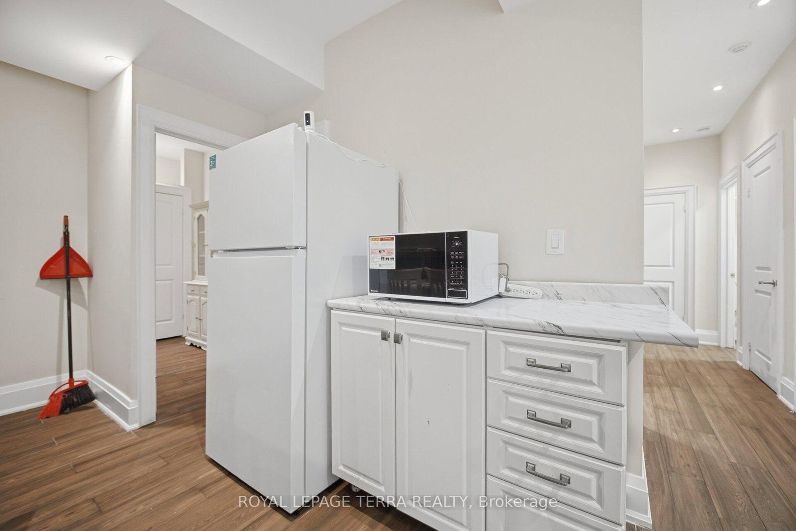 27 Minford Avenue • Toronto, ON photo 39