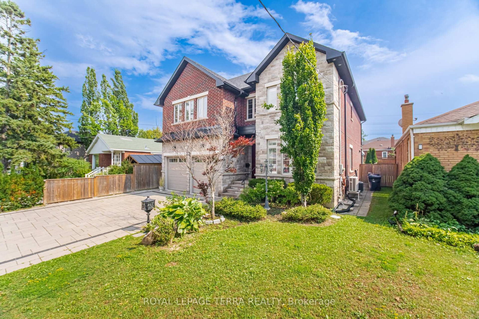 27 Minford Avenue • Toronto, ON photo 4