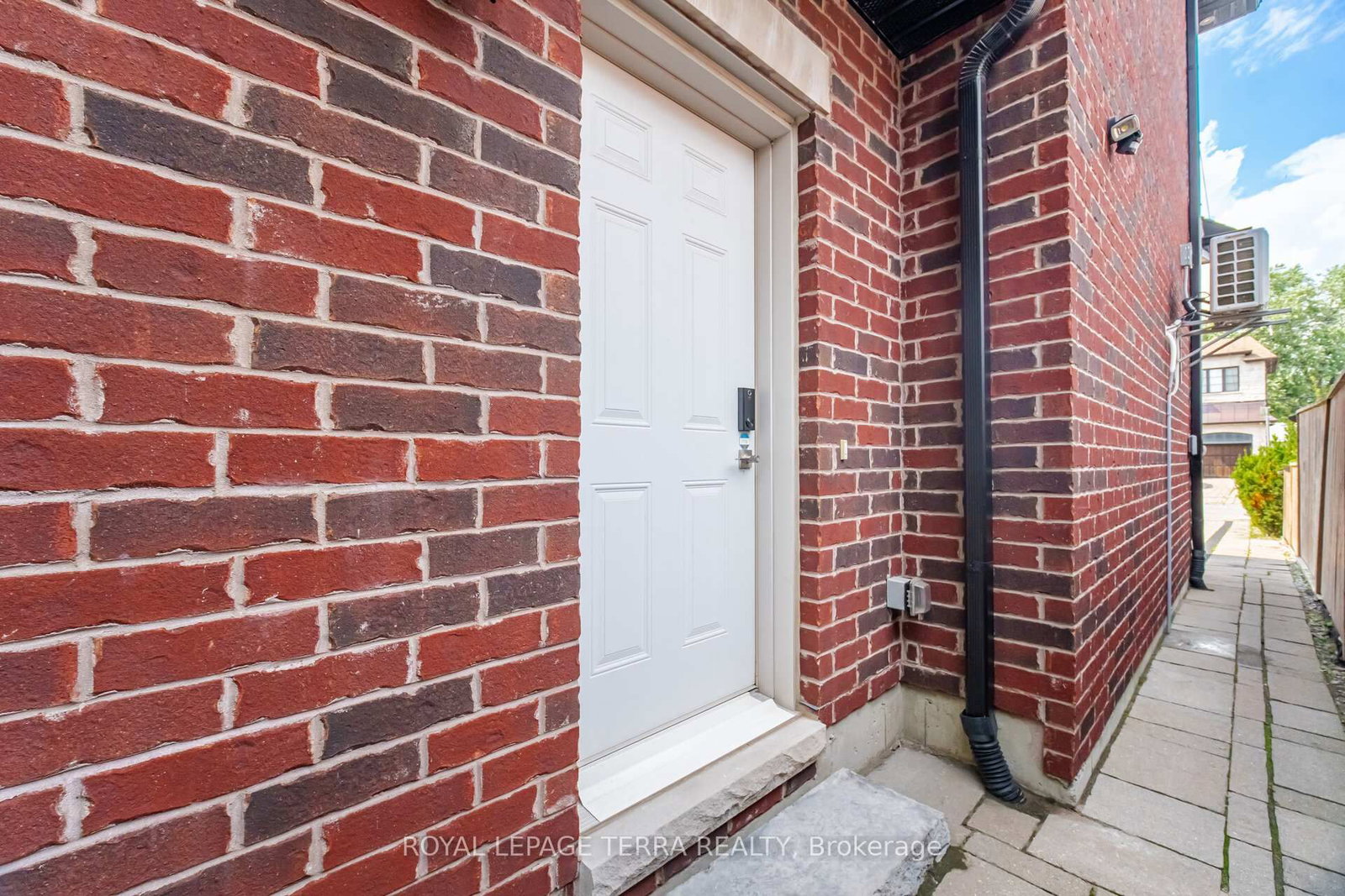 27 Minford Avenue • Toronto, ON photo 49