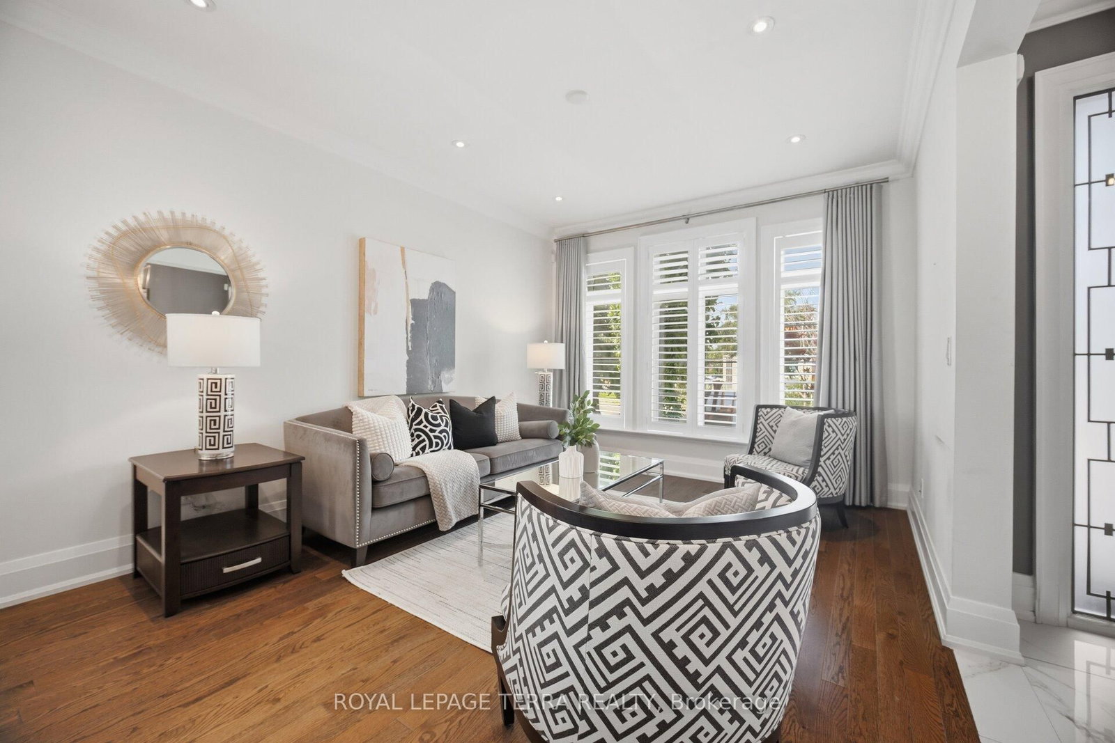 27 Minford Avenue • Toronto, ON photo 9