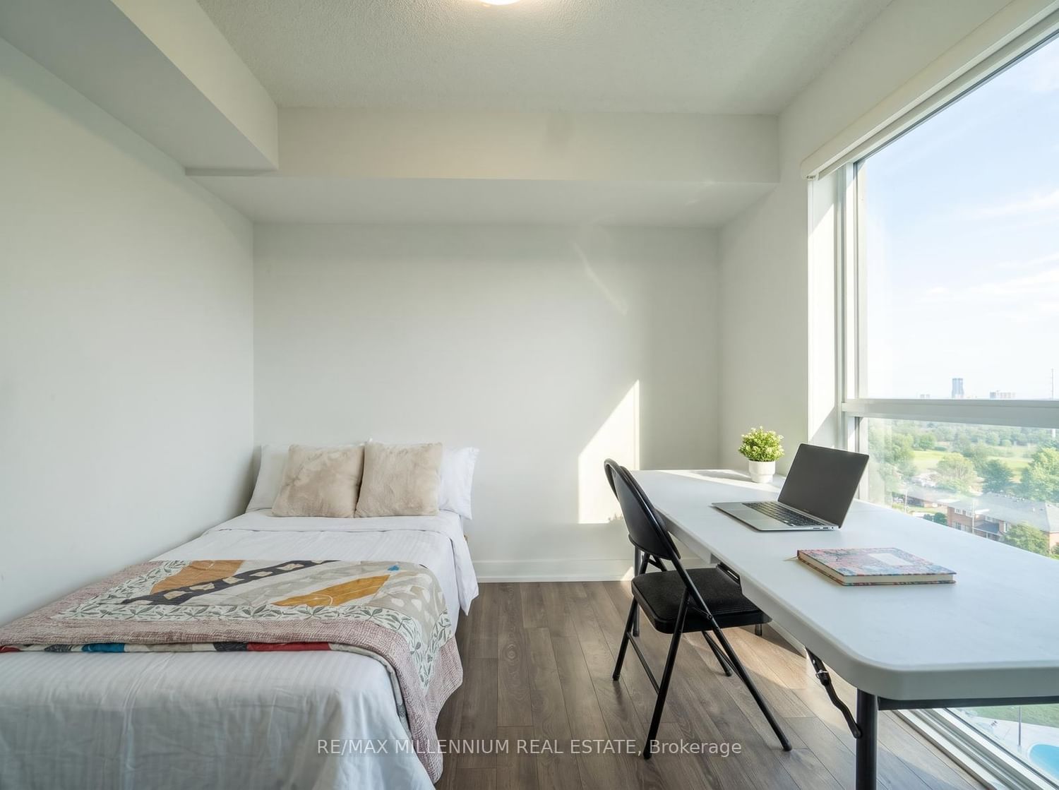 20 Meadow Glen Place • #1206 • Toronto, ON photo 10