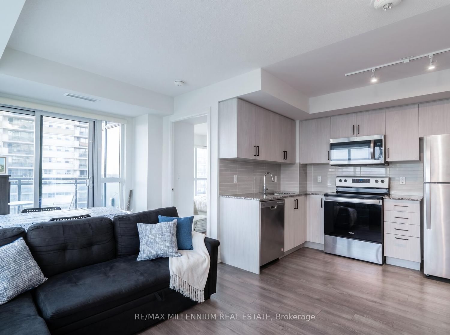 20 Meadow Glen Place • #1206 • Toronto, ON photo 6