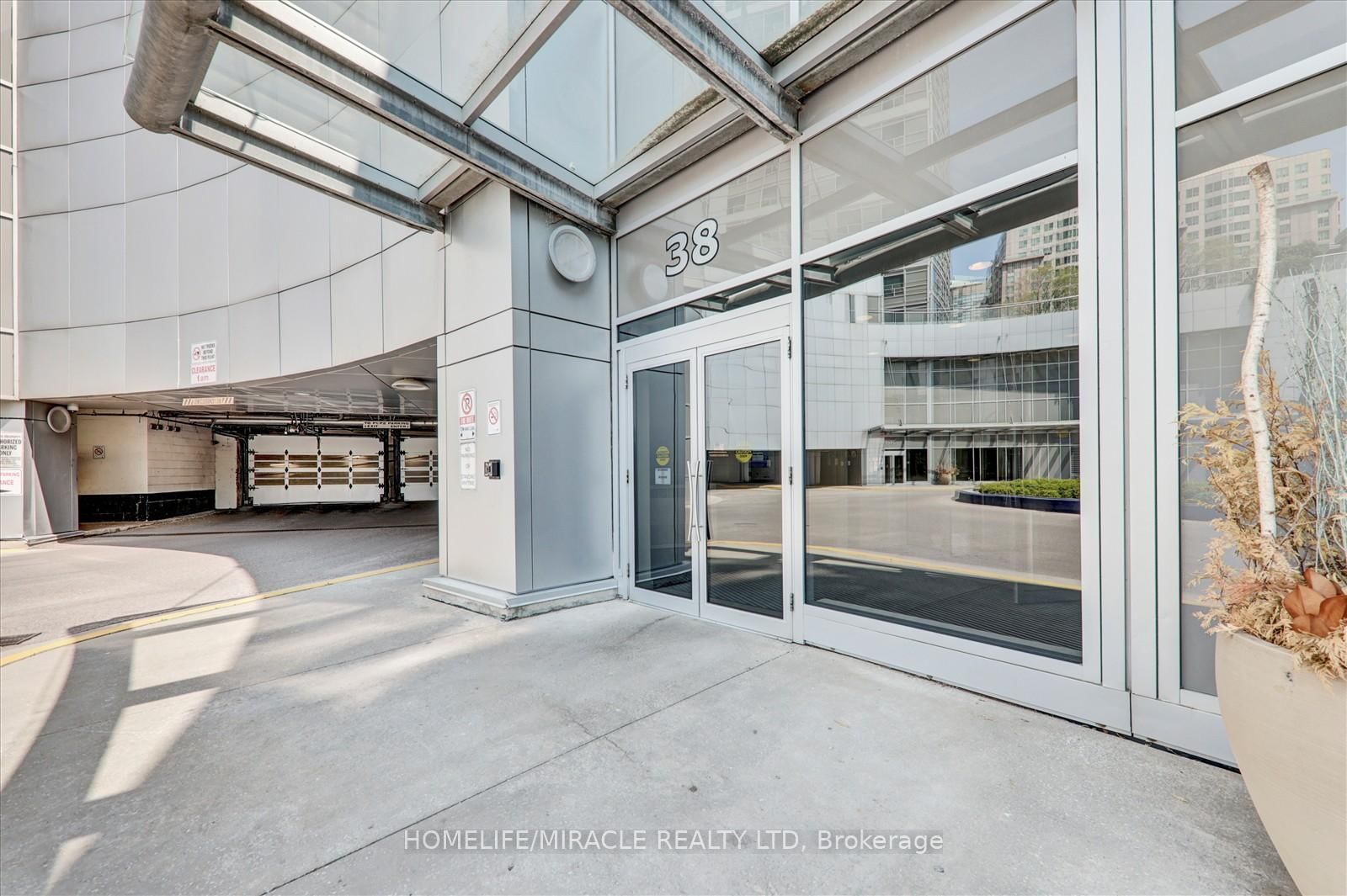 712-38 Lee Centre Drive, Toronto, ON, photo 5