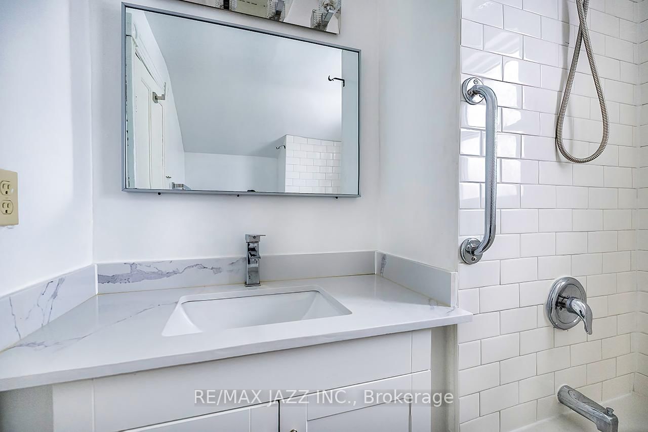 548 Front Street • Oshawa, ON photo 14