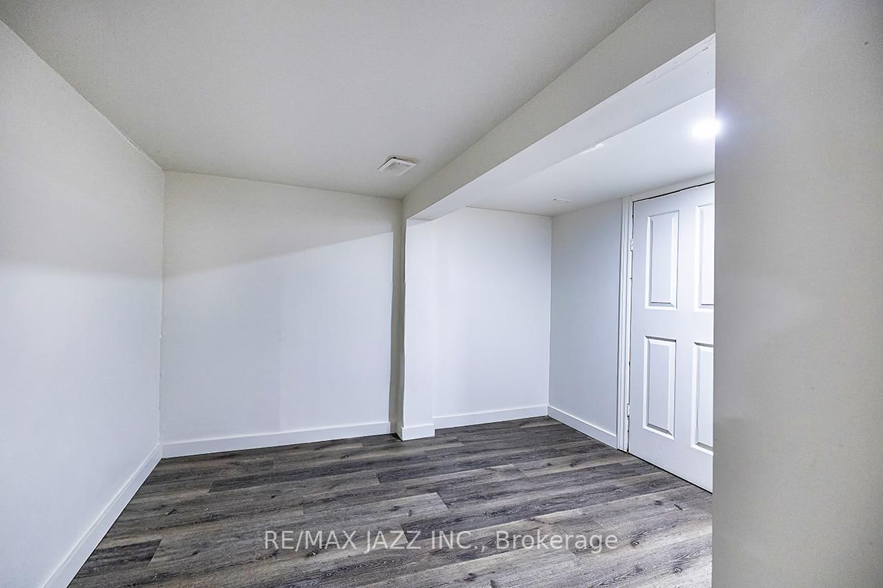 548 Front Street • Oshawa, ON photo 21