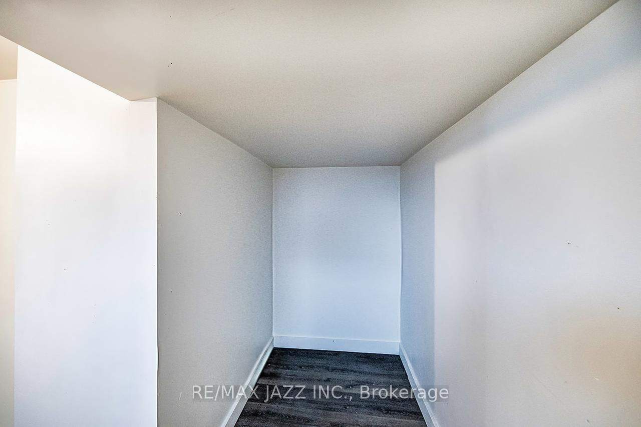 548 Front Street • Oshawa, ON photo 9