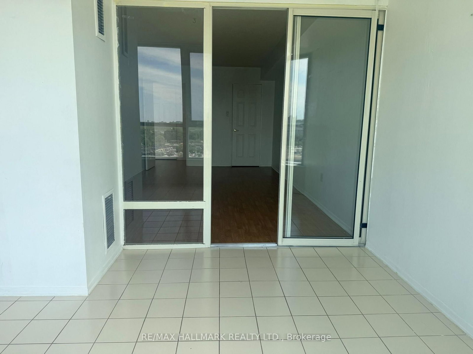 3231 Eglinton Avenue E • #1105 • Toronto, ON photo 15