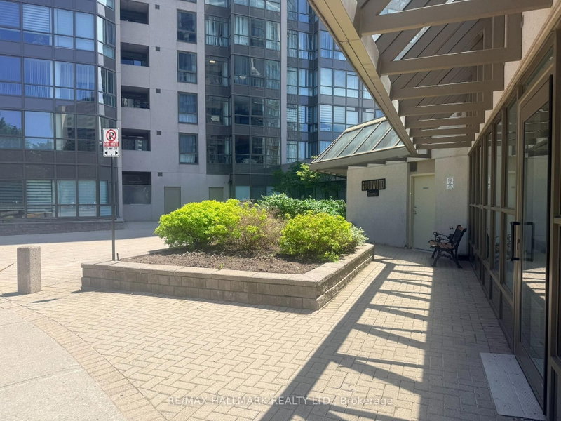 1105 - 3231 Eglinton Avenue E
