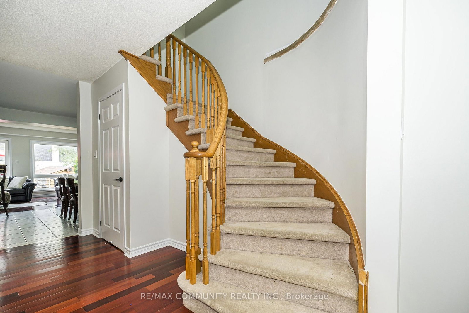 1597 Avonmore Square • Pickering, ON photo 10