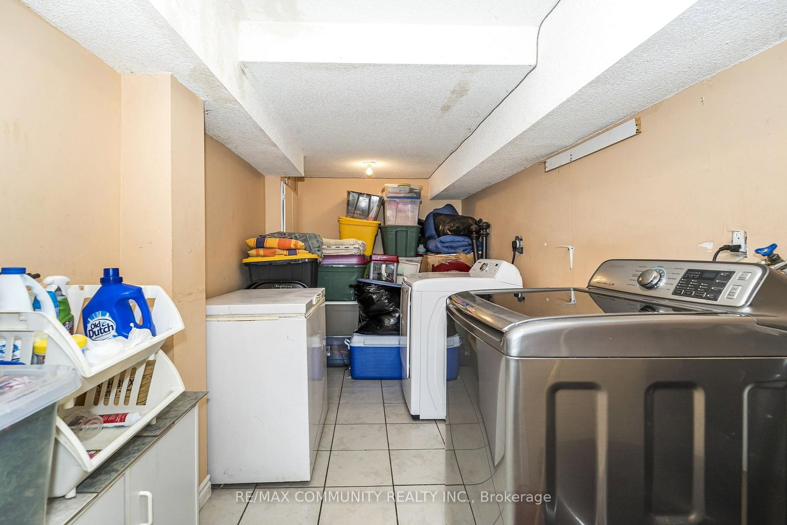 1597 Avonmore Square • Pickering, ON photo 20