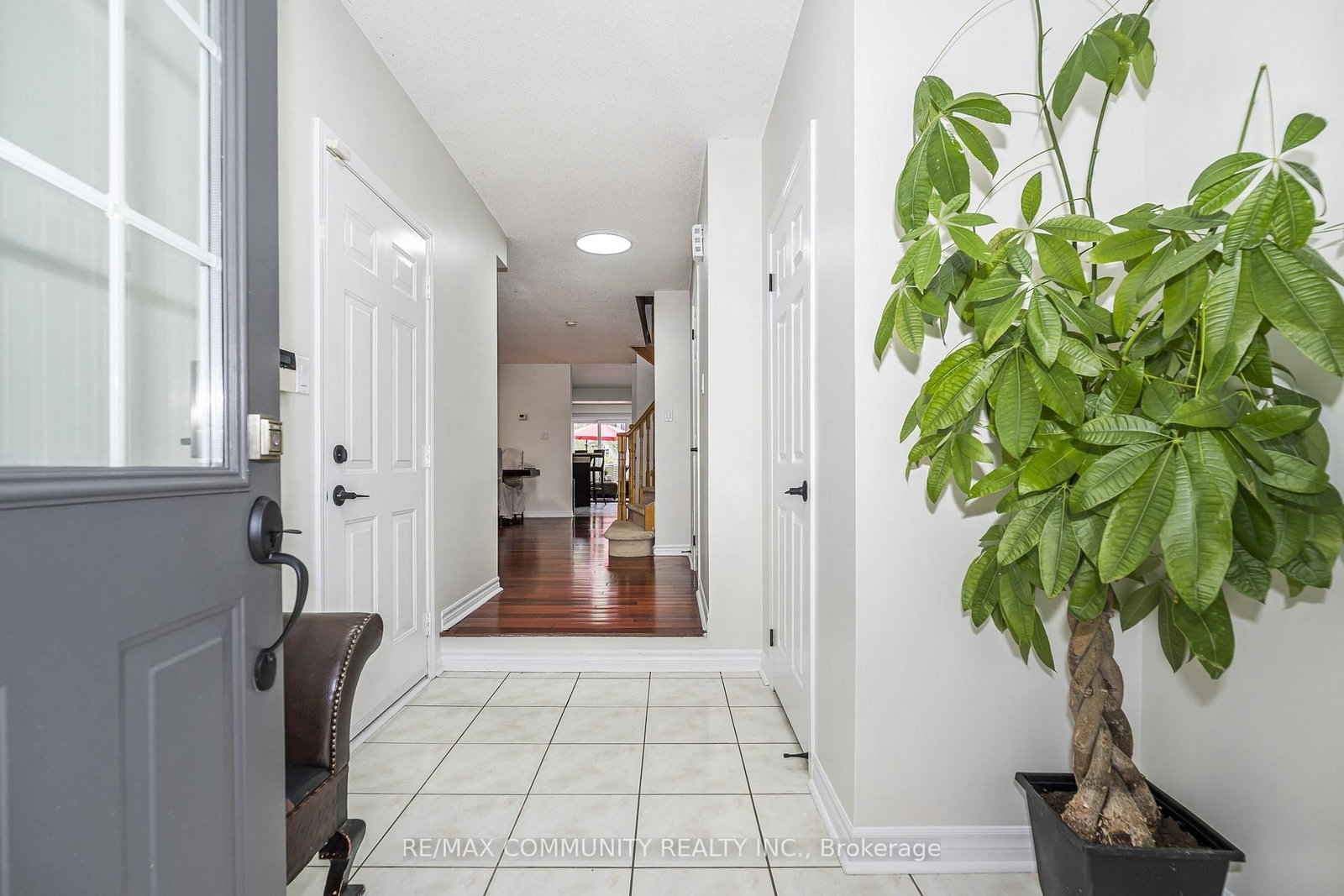 1597 Avonmore Square • Pickering, ON photo 3