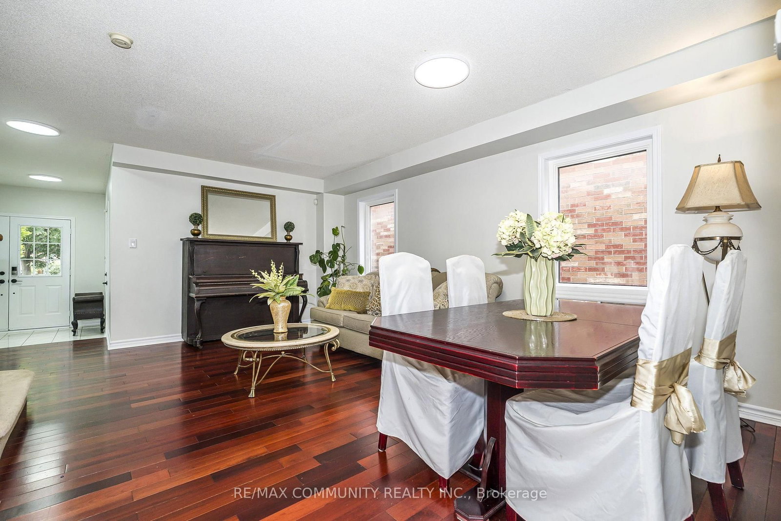 1597 Avonmore Square • Pickering, ON photo 8