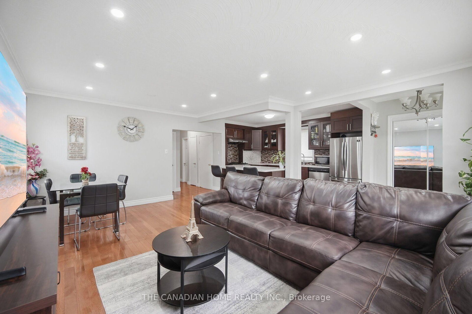 802 Brimorton Drive • Toronto, ON photo 12